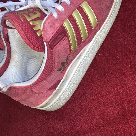 ADIDAS MENS HARD COURT NBA THE WEST SNEAKERS PREOWNED. - Picture 5 of 6